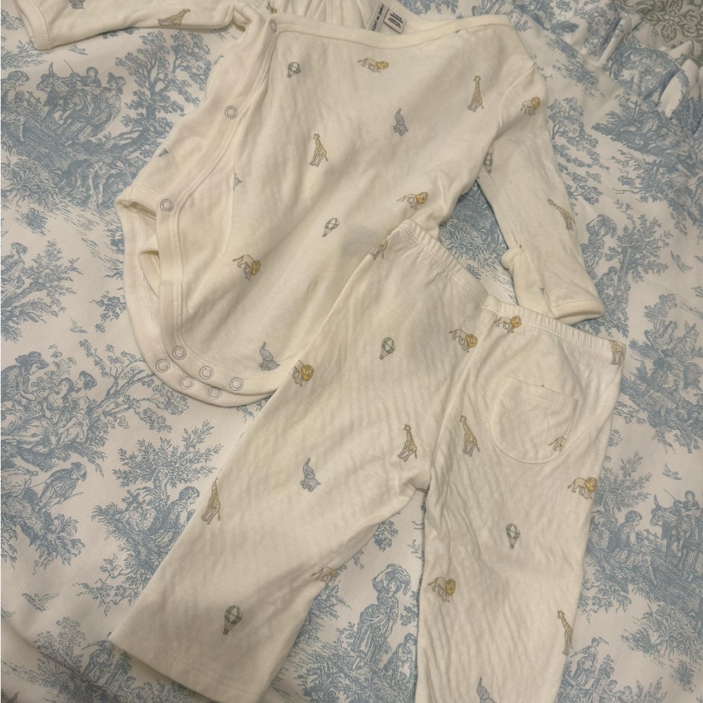 Janie and Jack Cream Baby Outfit with Lion Print